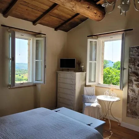 Alojamento de Acomodação e Pequeno-almoço L'usignolo 3*